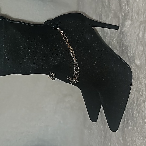 GUESS FORSTA Women Satin Pointed Toe Dressy Ankle Boot Size 7M - Picture 2 of 13